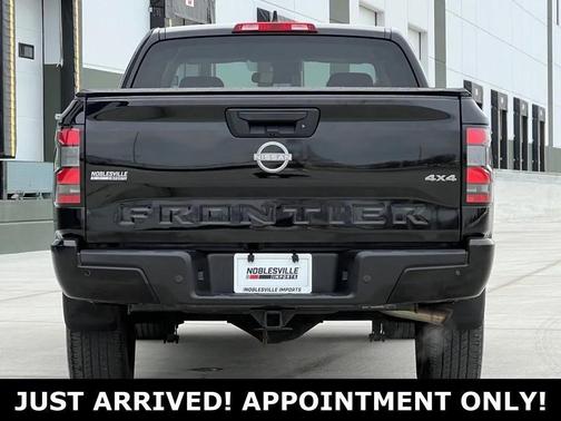 2022 Nissan Frontier S
