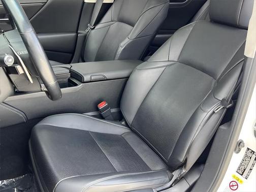 2019 Lexus ES 300h Base