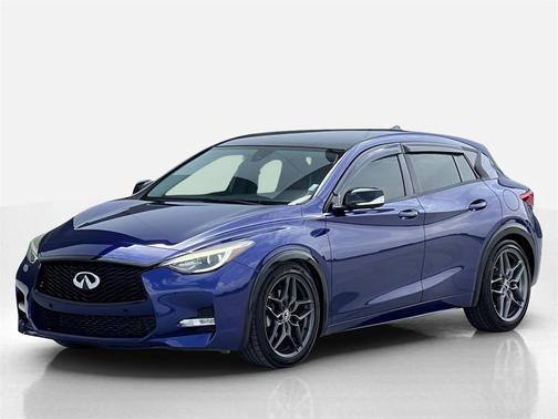 2017 INFINITI QX30 Sport