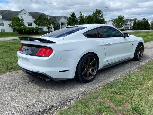 Oxford White 2019 Ford Mustang GT Premium