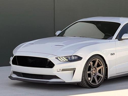 Oxford White 2019 Ford Mustang GT Premium