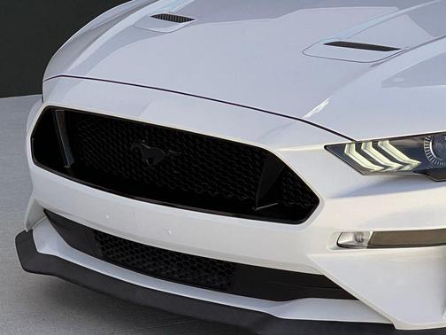 Oxford White 2019 Ford Mustang GT Premium