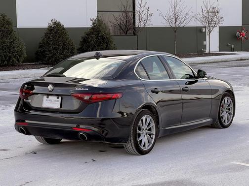 2018 Alfa Romeo Giulia Base