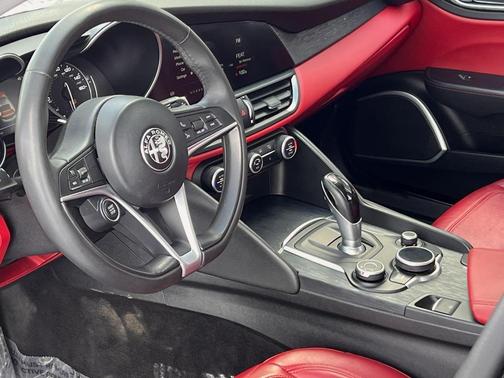 2018 Alfa Romeo Giulia Base