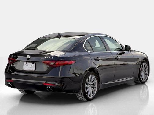 2018 Alfa Romeo Giulia Base