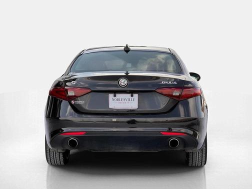 2018 Alfa Romeo Giulia Base