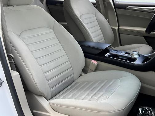 2018 Ford Fusion Hybrid SE