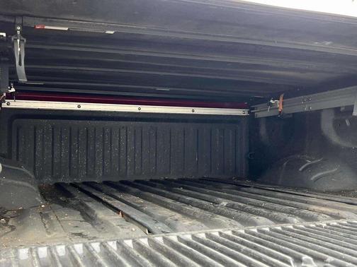 2017 Nissan Titan SL