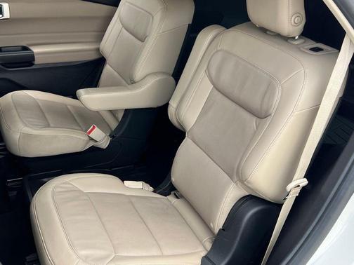 Star White Metallic Tri-Coat 2020 Ford Explorer Limited