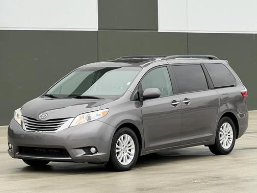 2015 Toyota Sienna XLE