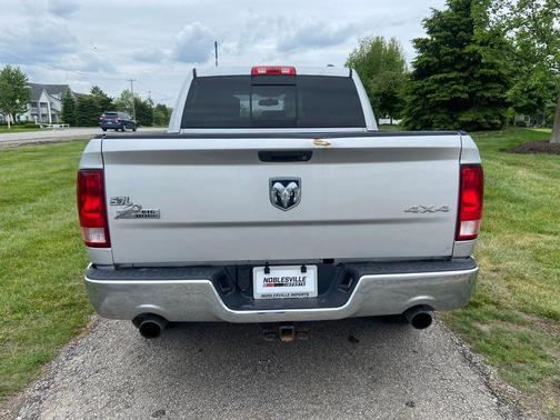 Bright Silver Metallic Clearcoat 2012 RAM 1500 SLT