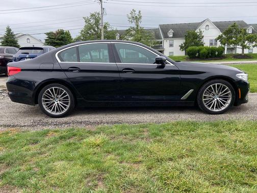 Black Sapphire Metallic 2019 BMW 540 xDrive