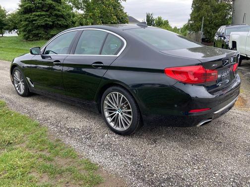 Black Sapphire Metallic 2019 BMW 540 xDrive