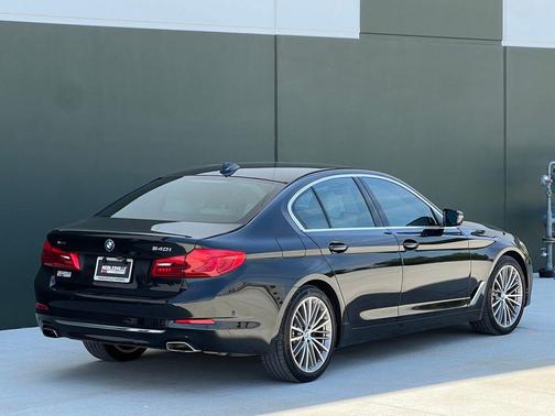 Black Sapphire Metallic 2019 BMW 540 xDrive