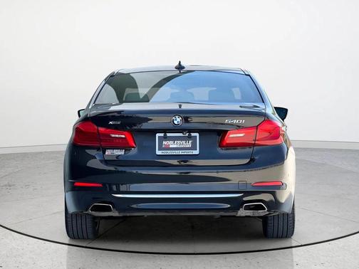 Black Sapphire Metallic 2019 BMW 540 xDrive