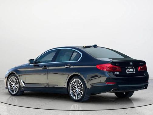 Black Sapphire Metallic 2019 BMW 540 xDrive
