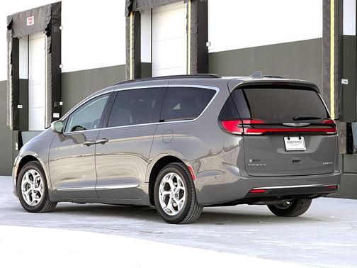 2022 Chrysler Pacifica Limited