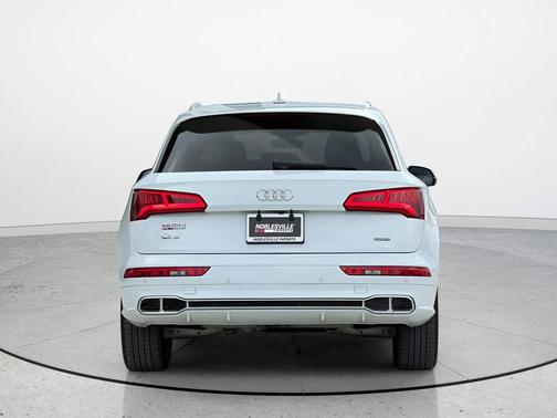 Glacier White Metallic 2020 Audi Q5 Premium Plus 55 TFSI e quattro S tronic