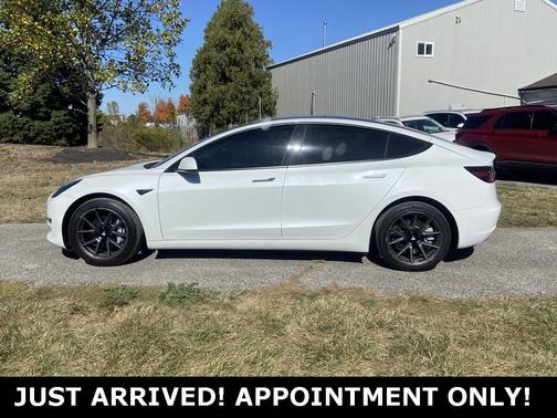 2023 Tesla Model 3 Standard Range
