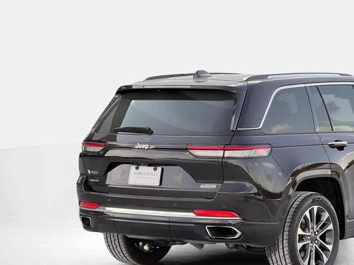 2022 Jeep Grand Cherokee 4xe Overland