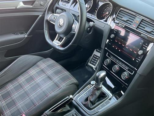 2018 Volkswagen Golf GTI 2.0T S 4-Door