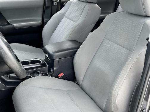 2019 Toyota Tacoma SR