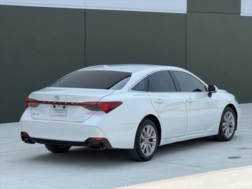 2021 Toyota Avalon XLE