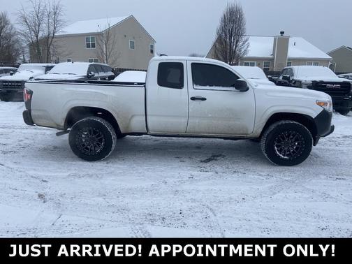 2022 Toyota Tacoma SR