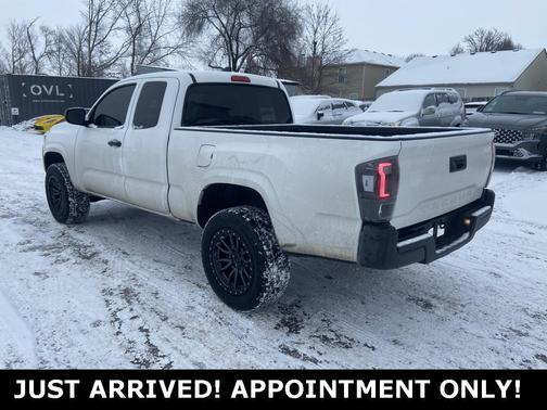 2022 Toyota Tacoma SR