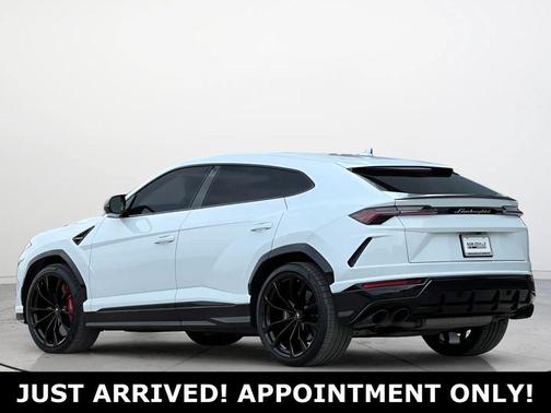 2022 Lamborghini Urus Graphite Capsule