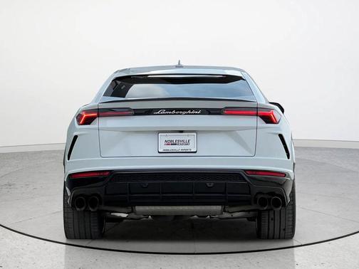 2022 Lamborghini Urus Graphite Capsule