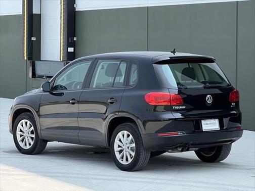 2017 Volkswagen Tiguan Limited 2.0T