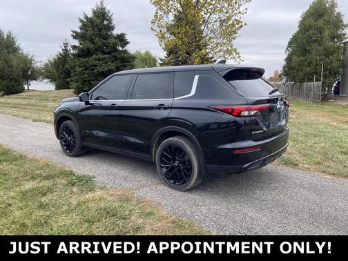 2023 Mitsubishi Outlander SE Black Edition S-AWC