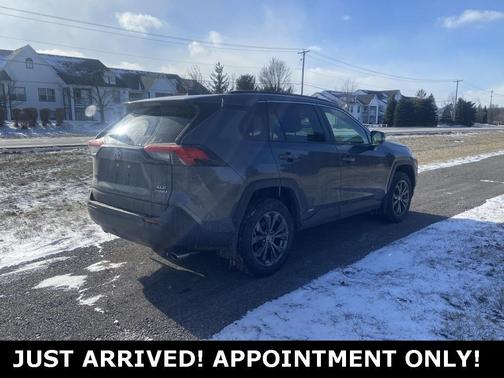 2023 Toyota RAV4 Hybrid XLE Premium