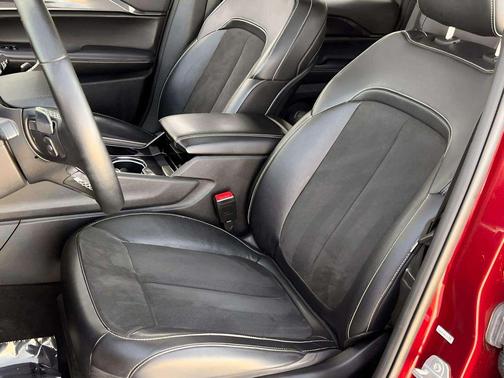 2022 Jeep Grand Cherokee Altitude