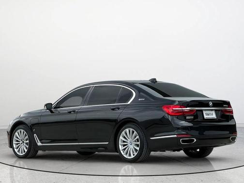 Black Sapphire Metallic 2018 BMW 740e xDrive iPerformance
