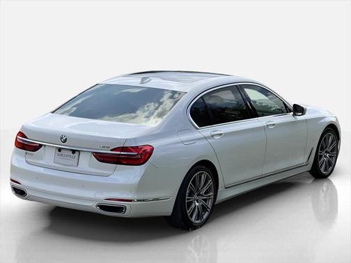 2019 BMW 740 740i