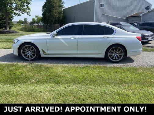2019 BMW 740 740i