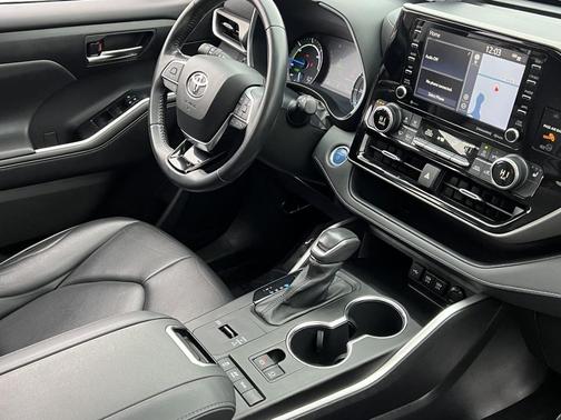 2020 Toyota Highlander Hybrid XLE