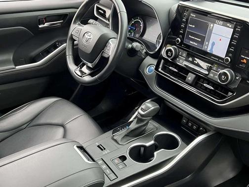 2020 Toyota Highlander Hybrid XLE