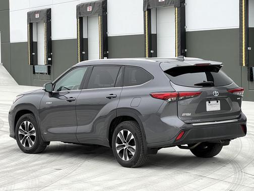 2020 Toyota Highlander Hybrid XLE