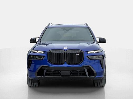2023 BMW X7 M60i