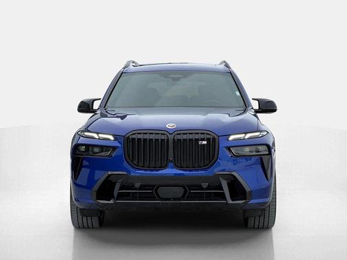 2023 BMW X7 M60i