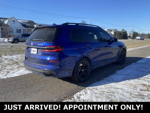 2023 BMW X7 M60i