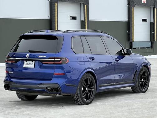 2023 BMW X7 M60i