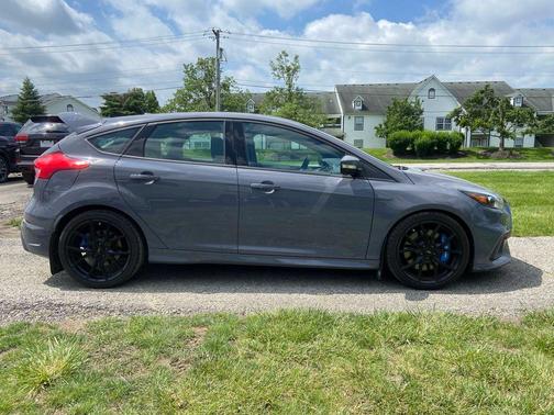 Stealth Gray 2017 Ford Focus RS Base