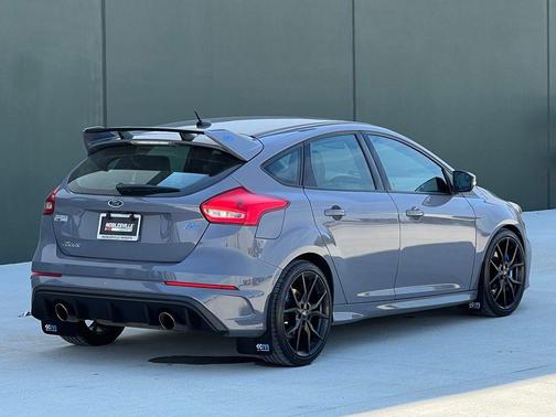 Stealth Gray 2017 Ford Focus RS Base