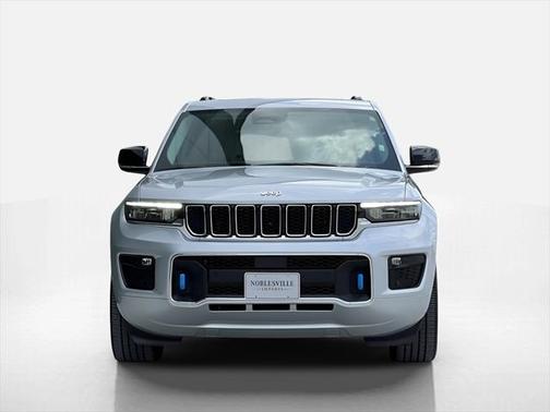 2022 Jeep Grand Cherokee 4xe Overland
