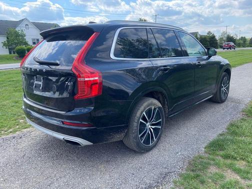 Onyx Black Metallic 2020 Volvo XC90 T6 Momentum