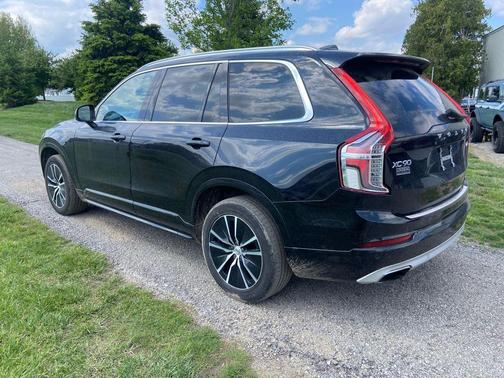 Onyx Black Metallic 2020 Volvo XC90 T6 Momentum